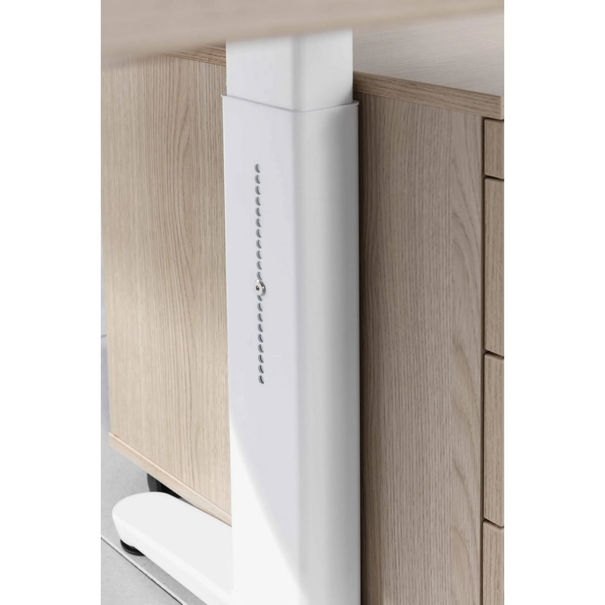 Höhenverstellbares Tischbein des Schreibtischs XTRA XB 19 SS aus der Serie XTRA XB von hjh OFFICE PRO