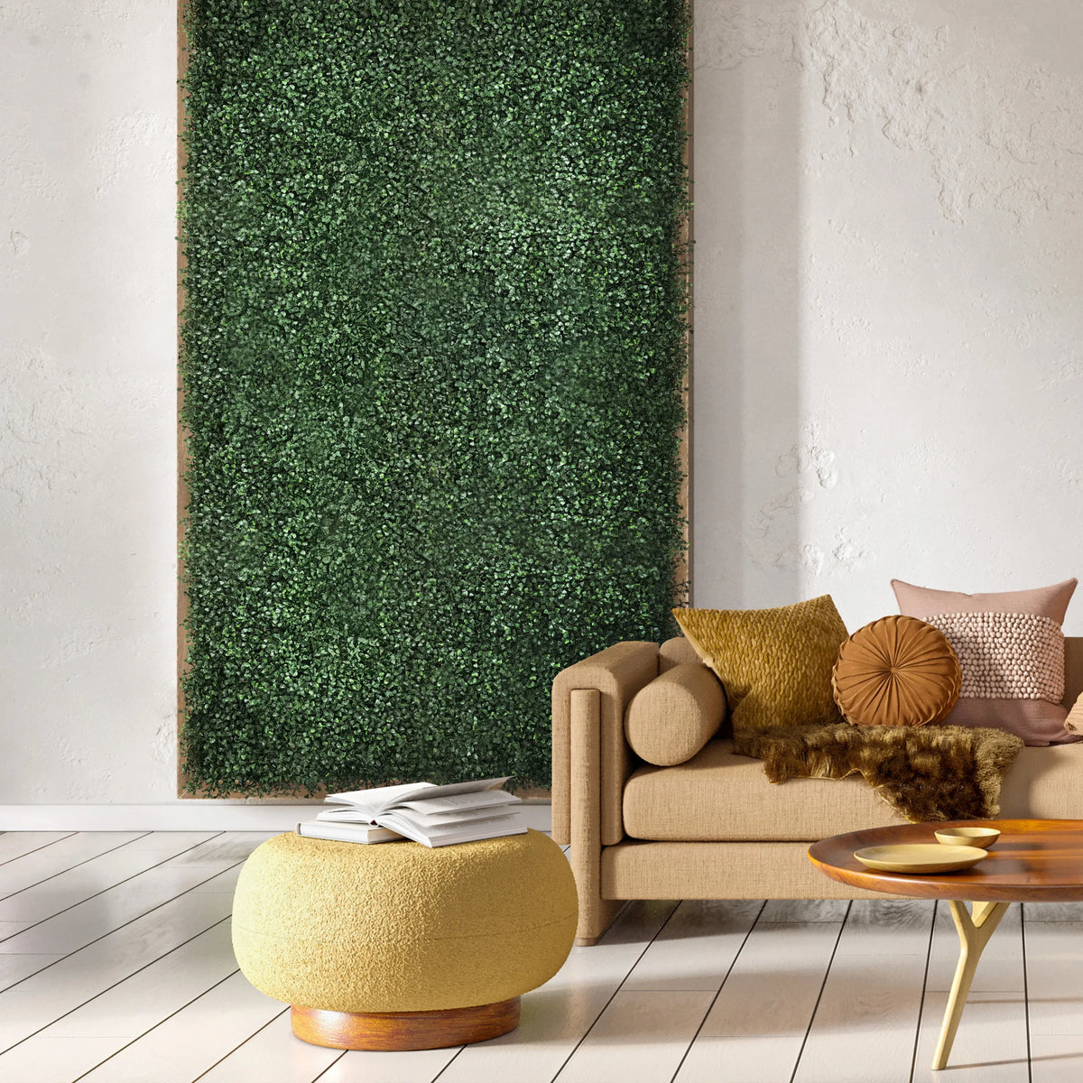 Groene plantmat LEAFLUXE 1 als verticale wanddecoratie in een woonruimte van hjh LIVING