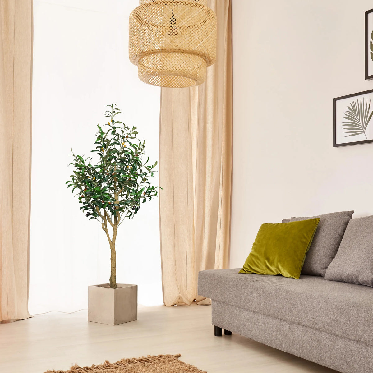 Groene kunstplant OLIVE II in een vierkante betonnen pot van hjh OFFICE