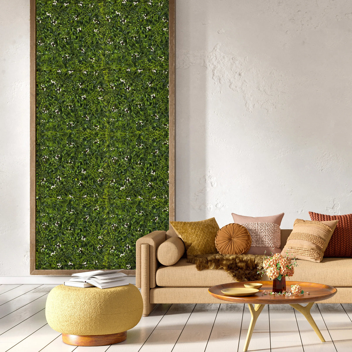 Groene plantmat MORE GREEN I als wanddecoratie in een woonkamer met bank en bijzettafel van hjh OFFICE