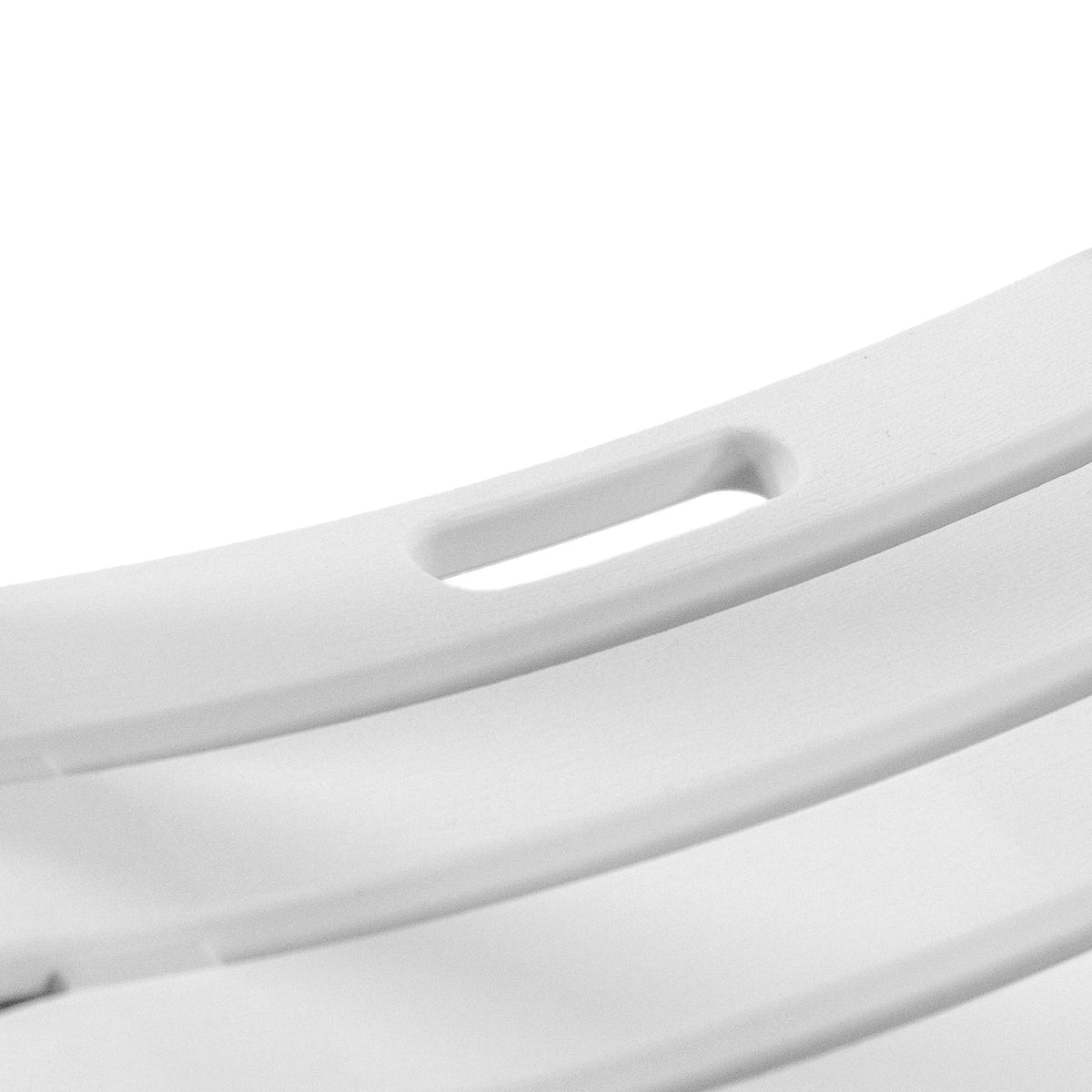 Witte handgreepuitsparing in het zittingvlak van de TRAVANO outdoor stoel van hjh LIVING