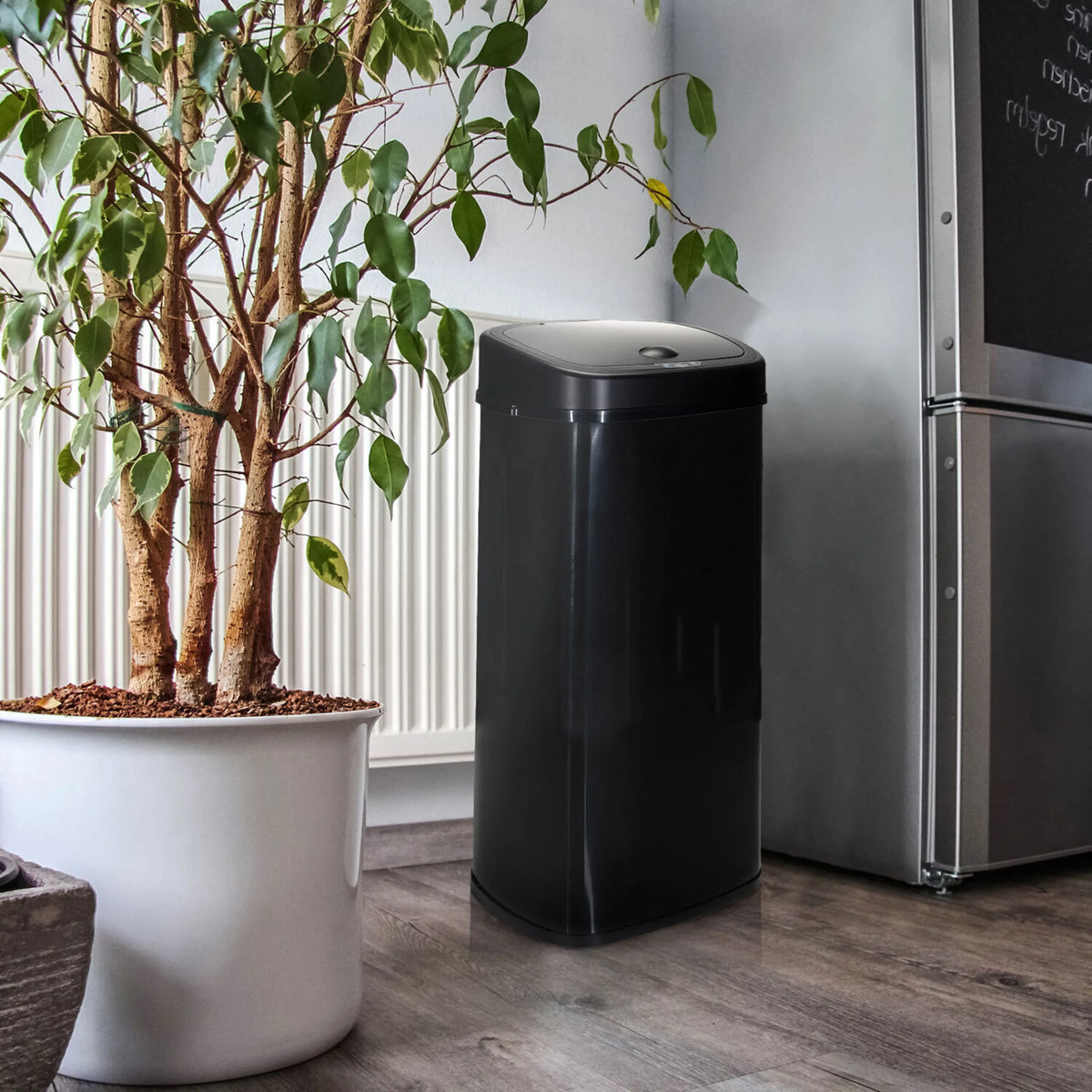 Schwarzer Sensor-Mülleimer CLEAN VI mit 68 Litern Fassungsvermögen von hjh OFFICE