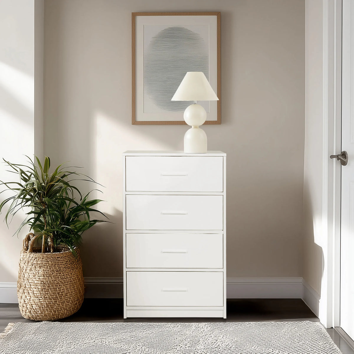 Witte commode ESTORIA met vier laden en eenvoudige grepen van hjh LIVING