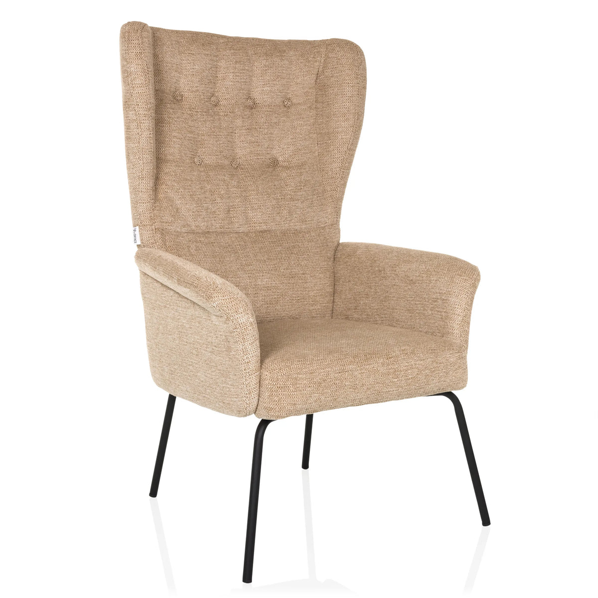 Beige Gestoffeerde fauteuil HAVENIO met knopen, armleuningen en zwarte metalen poten van hjh LIVING – 360-gradenweergave (schuin vooraanzicht 30°)