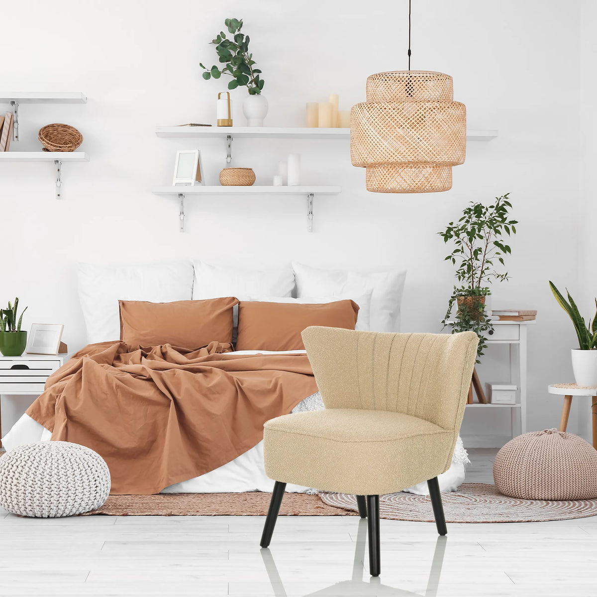 Beige Lounge stoel MANISO met gewatteerde rugleuning en zwarte poten van hjh LIVING