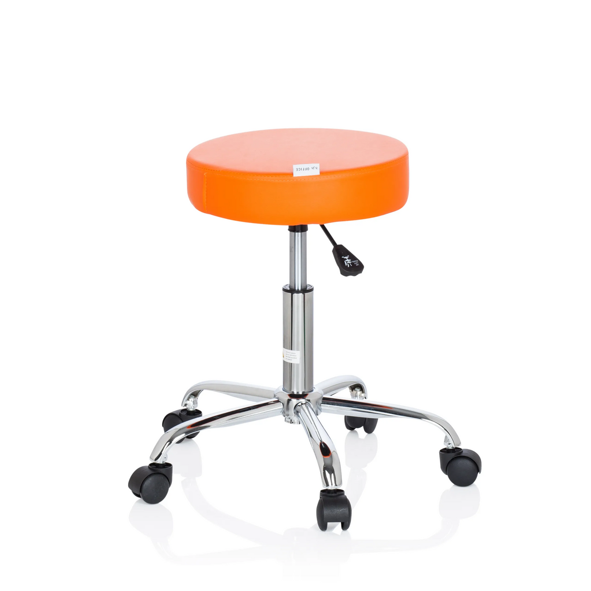 Oranje Draaikruk OPERATOR II met gasveer en vijfster-onderstel met wieltjes van hjh OFFICE – 360-gradenweergave (schuin achteraanzicht 120°)