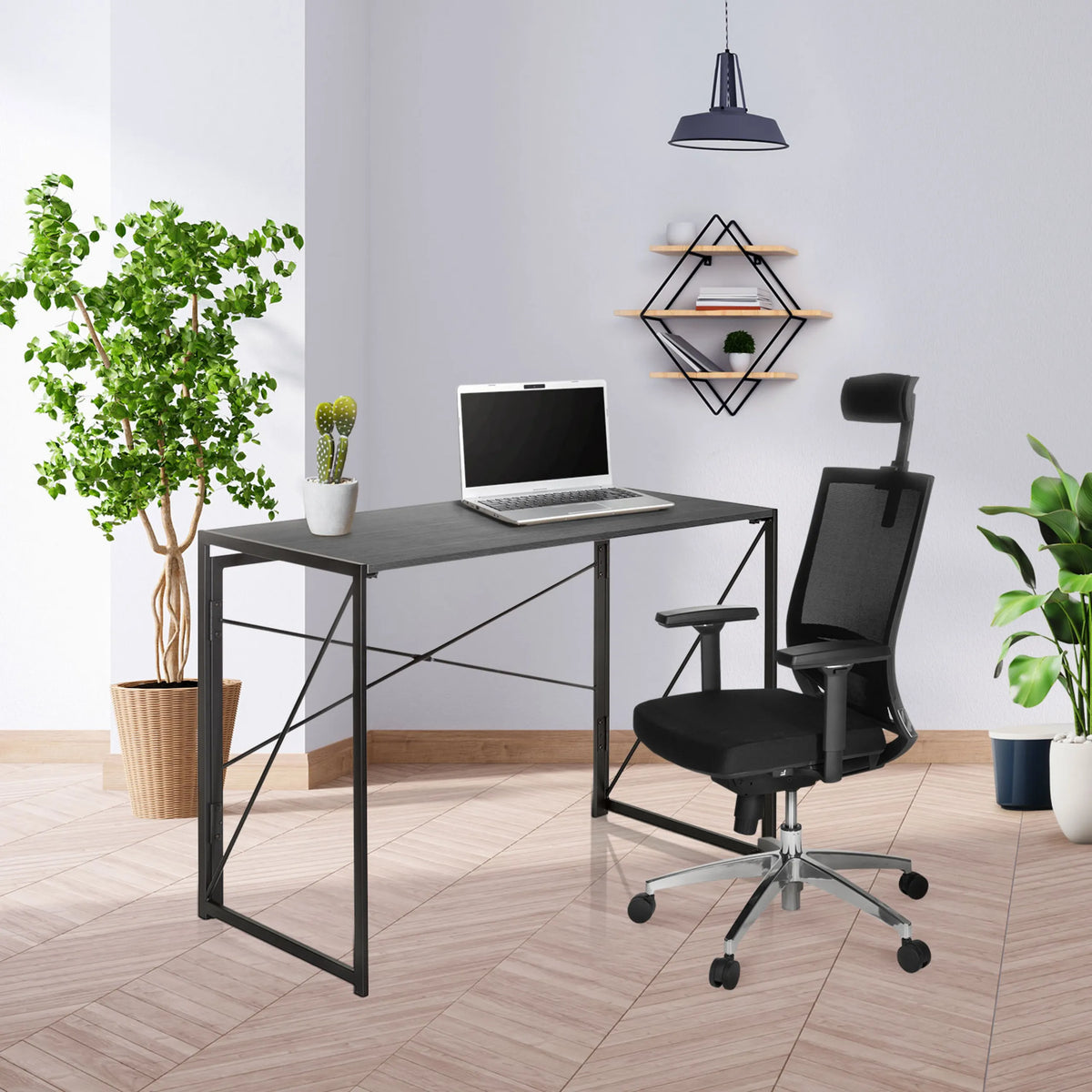 Zwart inklapbaar bureau EASY UP MULTI met afmetingen 100 x 50 cm met een laptop van hjh OFFICE