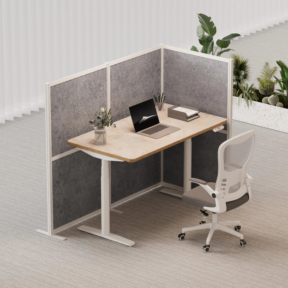 Grijze Flexmiut Modul L scheidingswanden als privacy-scherm aan een bureau met een bureaustoe van hjh OFFICE