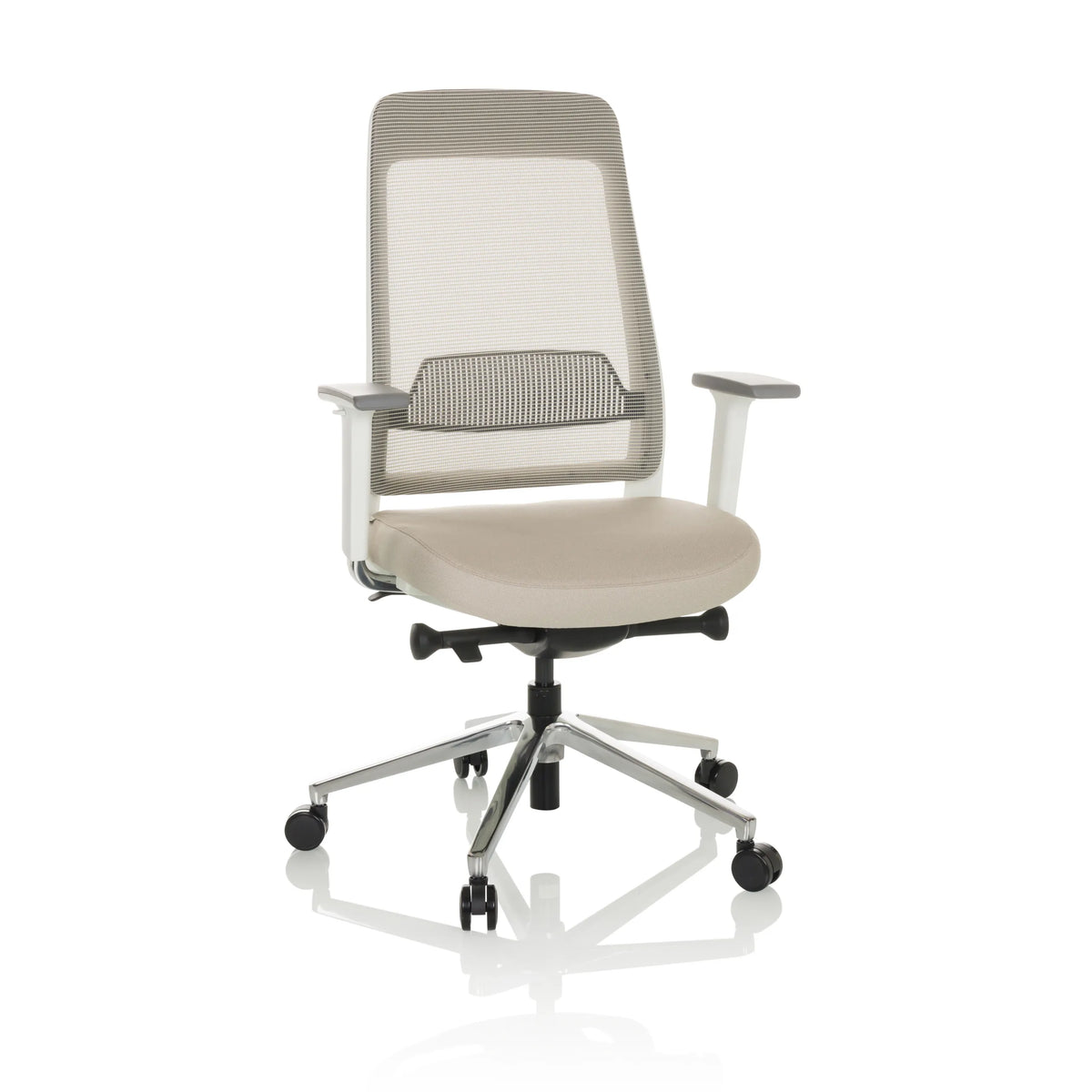 Beige Professionele bureaustoel CHIARO T2 WHITE met netrug en zilveren kruisvoet met vijf wieltjes van hjh OFFICE – 360-gradenweergave (vooraanzicht 15°)