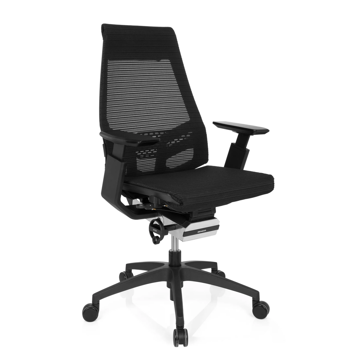 Zwarte Professionele bureaustoel GENIDIA SMART BLACK met netrugleuning en vijfpoot met wieltjes van hjh OFFICE – 360-gradenweergave (schuin vooraanzicht 40°)