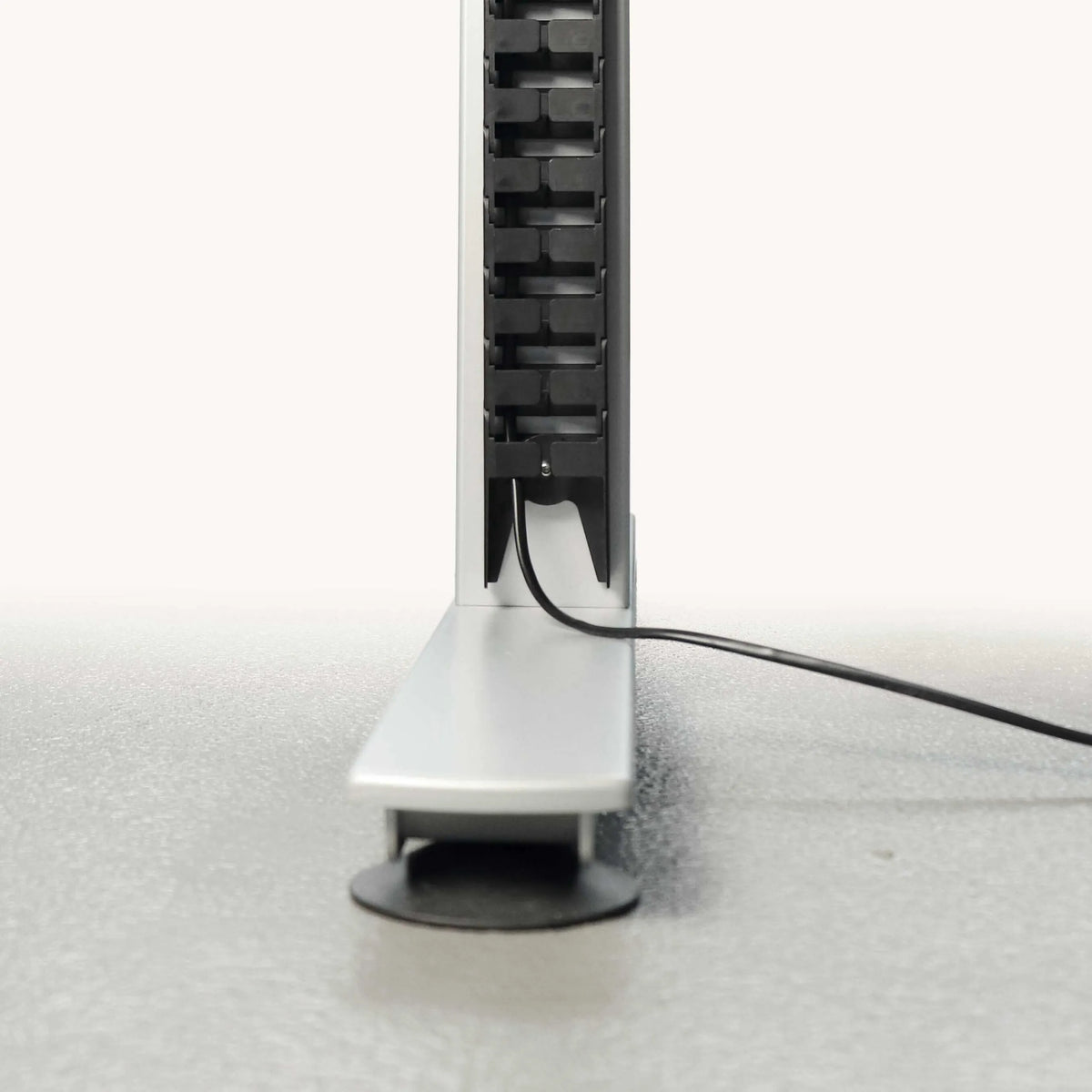 Verticale kabelketting van de CKVL Accessoires in zwart met stroomkabel van hjh OFFICE PRO