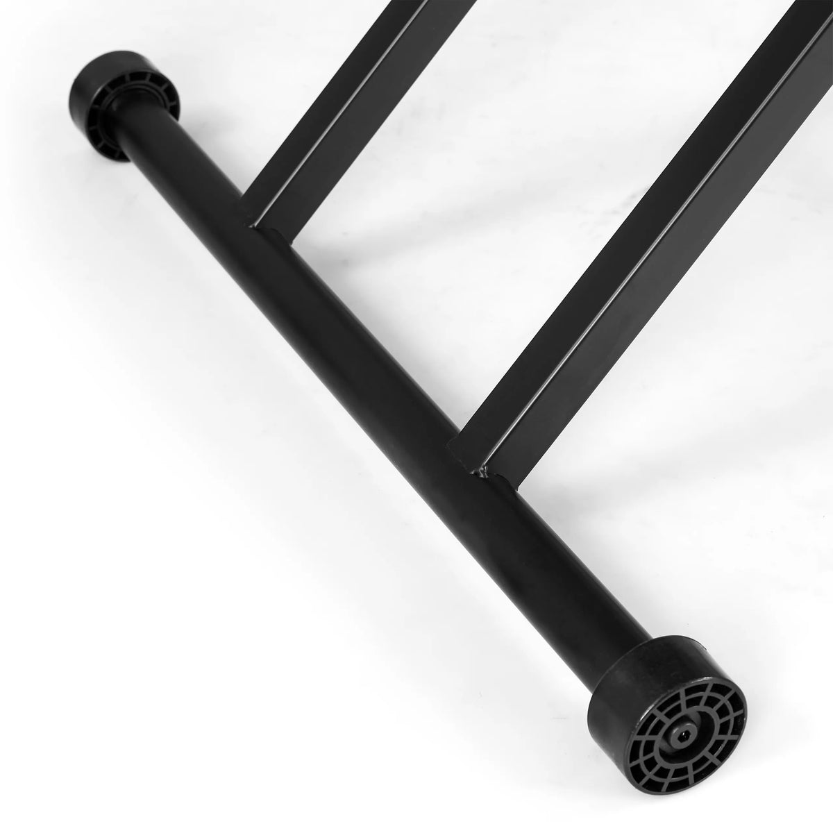 Zwart metalen frame met kunststof glijders van het meubelstuk Worktime Lift van hjh OFFICE