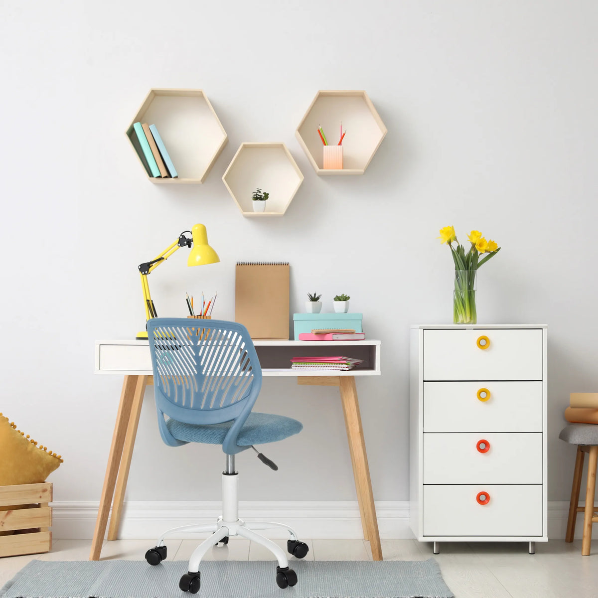 Blauwe Kinder bureaustoel KID QW met wit kruisvoet en wieltjes van hjh OFFICE