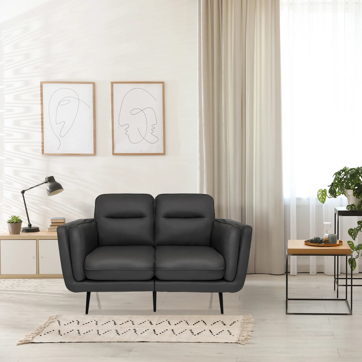 Grijze lounge bank VINTALUX met twee zitplaatsen en zwarte poten van hjh LIVING