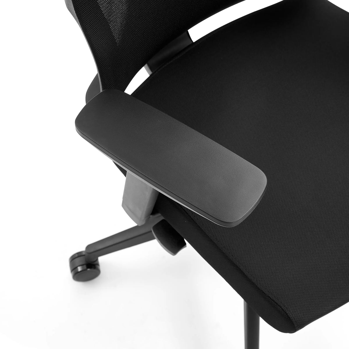 Zwarte armleuning van de Professionele bureaustoel SPINIO PRO van hjh OFFICE