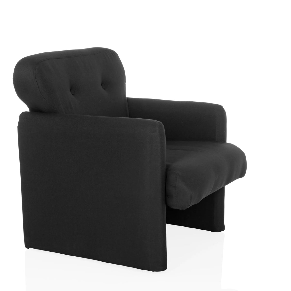 Zwarte lounge stoel CARIPITO met stoffen bekleding en twee knopen op de rugleuning van hjh LIVING – 360-gradenweergave (schuin vooraanzicht 60°)