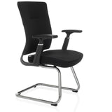 Zwarte vergaderstoel CAPTIVO PRO V met armleuningen en stoffen bekleding van hjh OFFICE – 360-gradenweergave (schuin vooraanzicht 60°)
