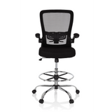 Zwarte Baliestoel VENDO WORK met netrug, voetring en vijfsterrenvoet met wielen van hjh OFFICE – 360-gradenweergave (vooraanzicht 0°)