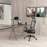 Zwarte professionele bureaustoel ASPEN PRO met netrugleuning en hoofdsteun aan een bureau van hjh OFFICE