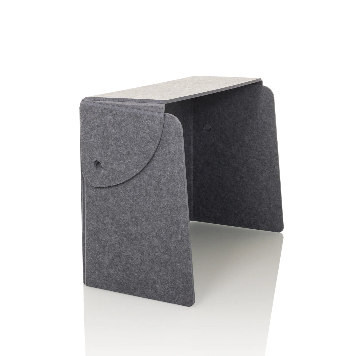 Grijze tafelverdeler FLEXMIUT FOLD met twee horizontale kabeluitlaten van hjh OFFICE – 360-gradenweergave (schuin vooraanzicht 60°)