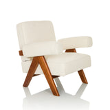 Witte loungestoel POOLY met gestructureerde bekleding en donkere houten poten van hjh LIVING – 360-gradenweergave (schuin vooraanzicht 45°)