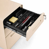 Open lade met organizer-inzet en kantoorartikelen van het COLOR PLUS I ladeblok in beige van hjh OFFICE