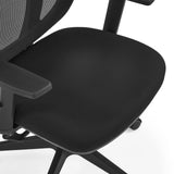 Zwarte zitting en armleuning van de professionele bureaustoel Filaro van hjh OFFICE