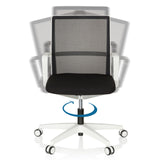 Draaifunctie en rugleuningkanteling van de Professionele bureaustoel MOVE-TEC NET 3D W in wit-zwart van hjh OFFICE