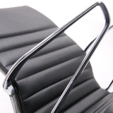 Chromen frame en zwart gestoffeerde bekleding van de PARIBA V IV bezoekerstoel van hjh OFFICE