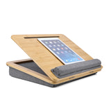 Laptop onderzetter COMFILAP III van bruin bamboe met grijze vulling en een tablet van hjh OFFICE