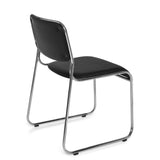 Zwarte bezoekerstoel KOLTA met bekleding en chromen frame van hjh OFFICE – 360-gradenweergave (schuin achteraanzicht 120°)