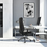 Professionele directiestoel VITORO ECO in zwart met een hoge rugleuning en voetkruis voor een wit bureau van hjh OFFICE