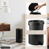 Zwarte CLEAN STEP 2 prullenbak met deksel, vuilniszak en voetpedaal van hjh OFFICE (AI-gegenereerde afbeelding)