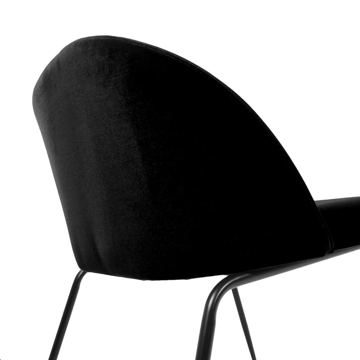 Rugleuning van de VELVO gestoffeerde stoel met zwarte bekleding en zwart metalen frame van hjh OFFICE
