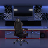 Zwarte Gamestoel GAMEBREAKER COLOSSUS met logo op de hoofdsteun en armleuningen van hjh OFFICE