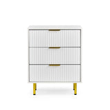 Witte commode Hjelle K met drie geribbelde laden, gouden handgrepen en vier goudkleurige poten van hjh LIVING – 360-gradenweergave (vooraanzicht 0°)