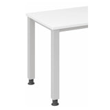 Wit QUEO 612 S bureau met zilverkleurige, in hoogte verstelbare poten en zwarte glijdoppen van hjh OFFICE PRO