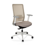 Beige professionele bureaustoel PURE WHITE met netrugleuning en vijfpoot met zwenkwielen van hjh OFFICE – 360-gradenweergave (schuin vooraanzicht 40°)