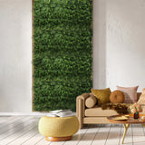 Groene Plantmat LEAFLUXE 2 als verticale wanddecoratie in een woonruimte van hjh LIVING