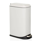 Witte prullenbak CLEAN SLIM met voetpedaal en afgerond deksel van hjh OFFICE – 360-gradenweergave (schuin vooraanzicht 45°)