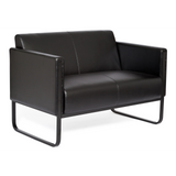 Zwarte lounge bank BALI BLACK als tweezitter met armleuningen en metalen frame van hjh OFFICE – 360-gradenweergave (achteraanzicht 180°)