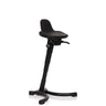 Schwarze Stehhilfe TOP WORK 34 mit ergonomisch geformter Sitzfläche und Sternfuß von hjh OFFICE