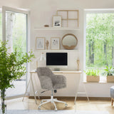 Thuisgebruik bureaustoel SOLAO HOME in grijs met stofbekleding en wit onderstel aan een bureau van hjh LIVING