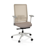 Beige professionele bureaustoel PURE WHITE met netrugleuning en vijfpoot met zwenkwielen van hjh OFFICE – 360-gradenweergave (vooraanzicht 20°)