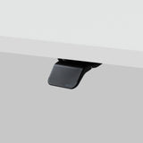 Schwarze Steuereinheit unter der Tischplatte des höhenverstellbaren Schreibtisches XMST 19 G von hjh OFFICE PRO