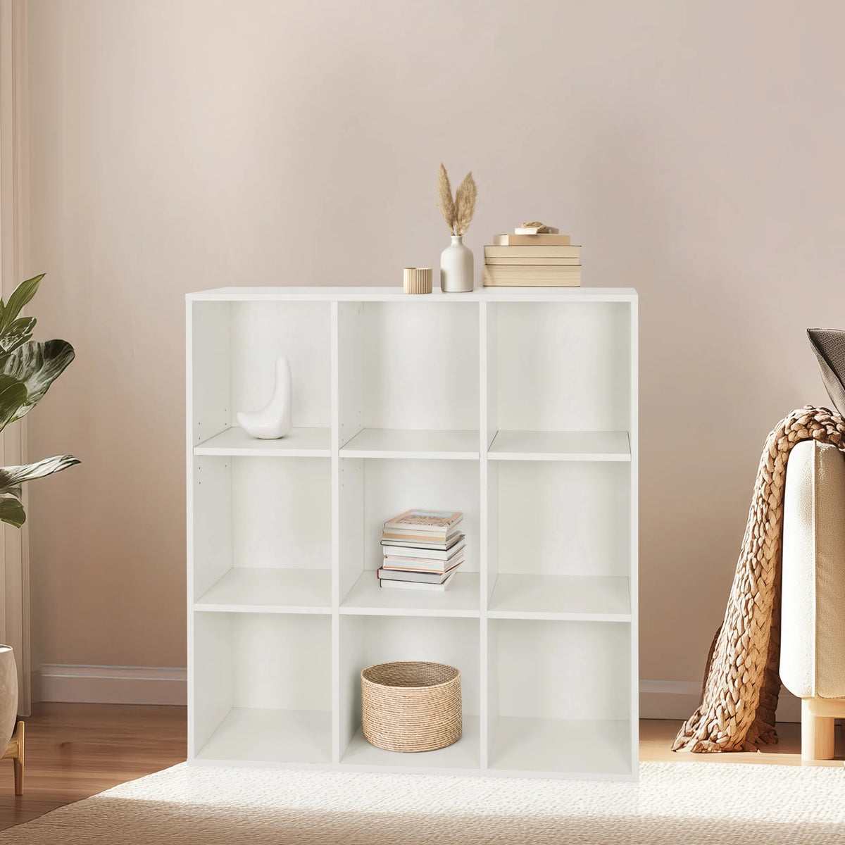 Weißes Regal BJORKE mit neun quadratischen offenen Fächern von hjh LIVING