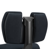 Gevoerde rugleuning van de EvoShift kniekruk in zwart met een zwart frame van hjh OFFICE