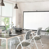 Grijze klapstoel PRIORITY II W PU met netrugleuning en wit frame van hjh OFFICE