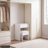Witte Glamdesk kaptafel met kruk in een kastnis van hjh LIVING (AI-gegenereerde afbeelding)