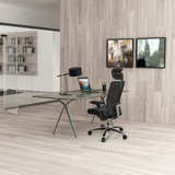 Zwarte professionele bureaustoel NOVA van leer aan een bureau in een modern ingericht kantoor van hjh OFFICE